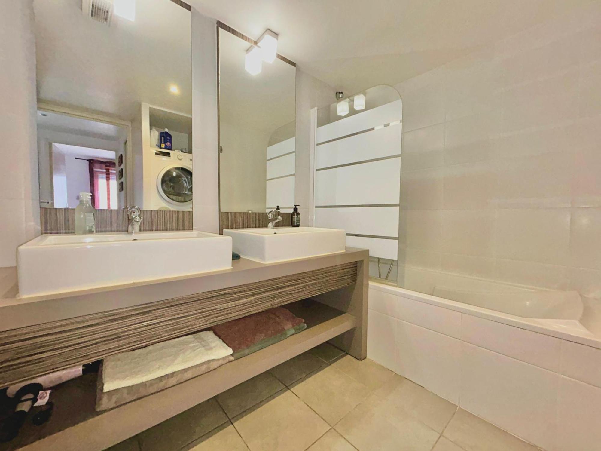 Le 13Or - Appartement De Charme En Plein Centre Ville Avec Parking Et Jolie Terrasse - Panier Joliette Vieux Port Марсилия Екстериор снимка